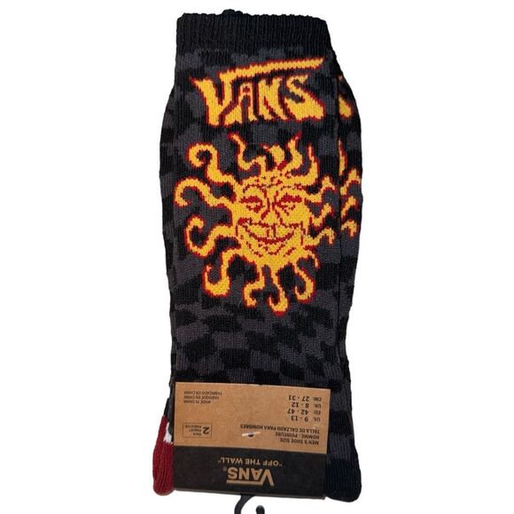 VANS MEN’S TWO PAIR OF RARE CREW SOCKS NWT - Picture 4 of 7